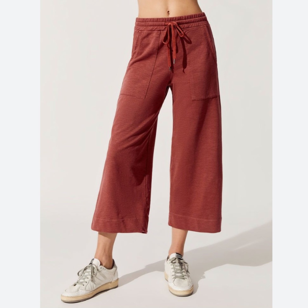 SUNDRY Wide Leg Cropped Sweat Pants  Medium Deep Pink